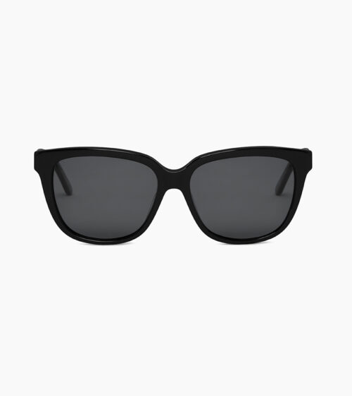 Sunglasses product photography of black acetate sunglasses shot straight-on with a rounded square frame and grey lenses