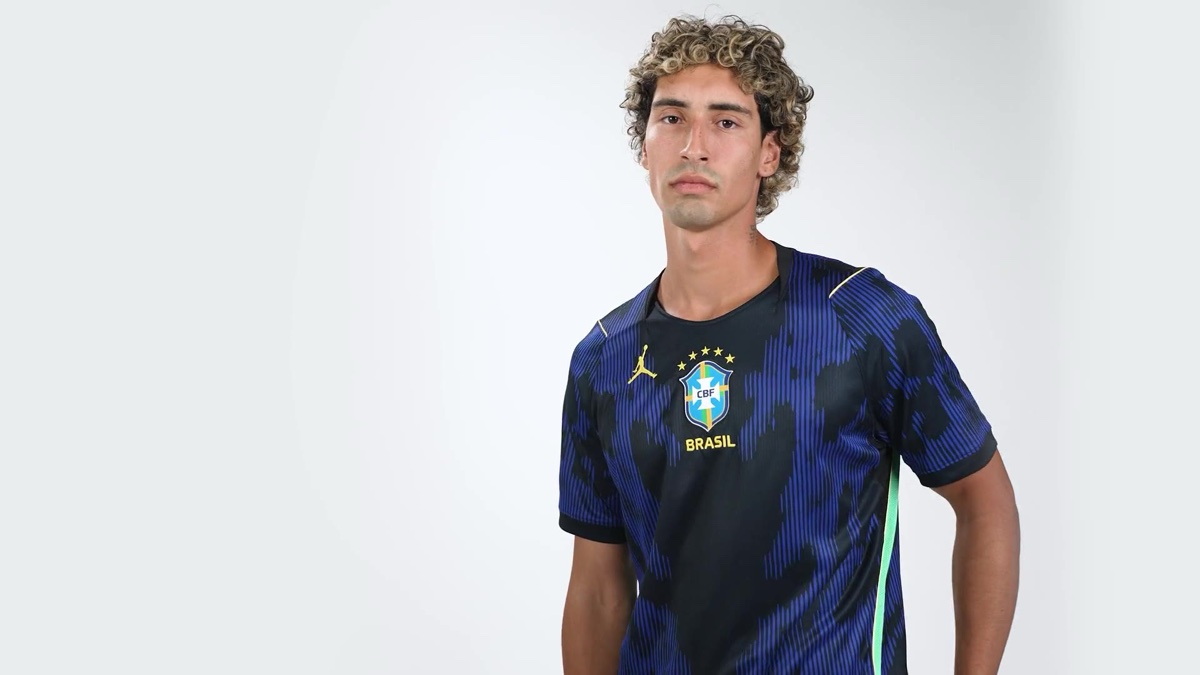 On-model soccer jersey product video, Brasil jersey walking shot